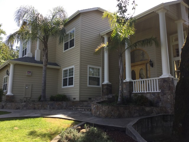 Estate entry with columns after repaint